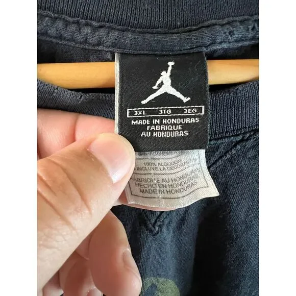 Jordan 'Not Every Flying Hero Wears a Cape' Graphic T-Shirt Black 3XL - Picture 2 of 5